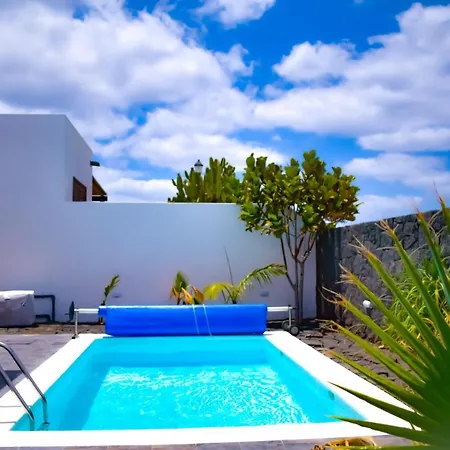 וילה Individual Villa With Solar Heated Pool